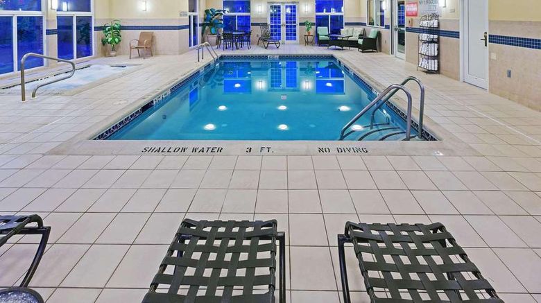 <b>Country Inn & Suites Lewisburg Pool</b>. Images powered by <a href="https://iceportal.shijigroup.com/" title="IcePortal" target="_blank">IcePortal</a>.
