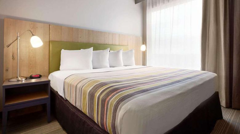 <b>Country Inn & Suites York Room</b>. Images powered by <a href="https://iceportal.shijigroup.com/" title="IcePortal" target="_blank">IcePortal</a>.