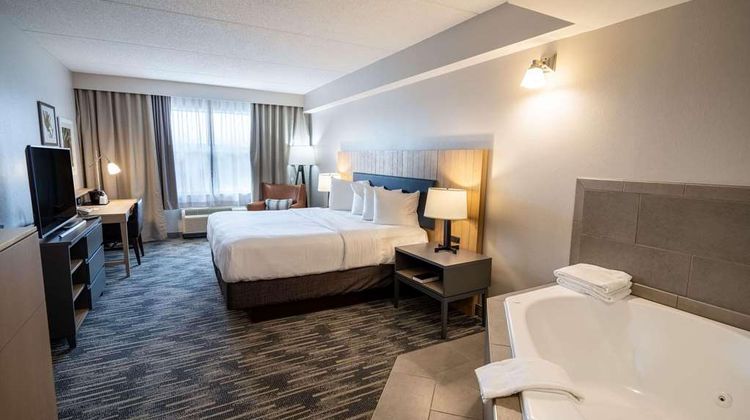 Country Inn & Sts by Radisson Penn State Suite
