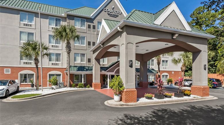 <b>Country Inn & Suites Charleston North Exterior</b>. Images powered by <a href="https://iceportal.shijigroup.com/" title="IcePortal" target="_blank">IcePortal</a>.
