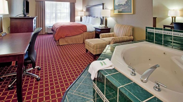 <b>Country Inn & Suites Columbia Suite</b>. Images powered by <a href="https://iceportal.shijigroup.com/" title="IcePortal" target="_blank">IcePortal</a>.