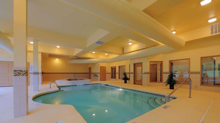Country Inn & Suites Columbia at Harbison Pool