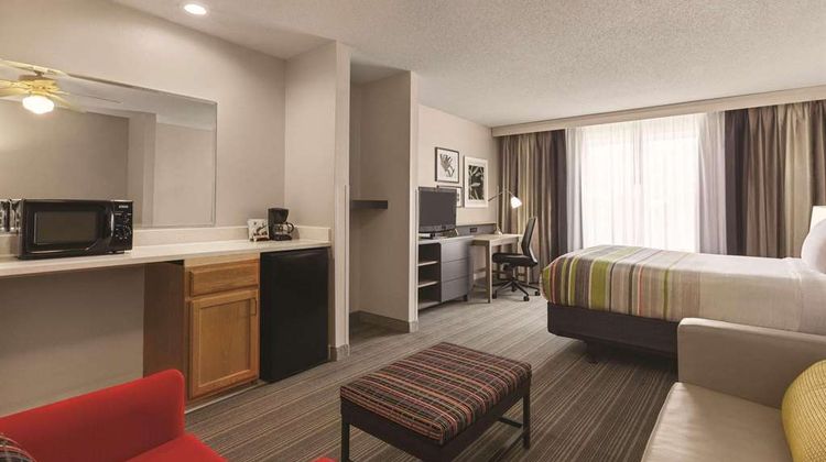 Country Inn & Suites Beaufort West Suite
