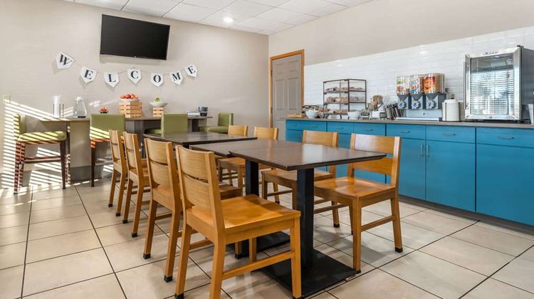 Country Inn & Suites Watertown Restaurant