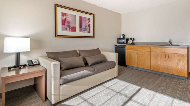 Country Inn & Suites Watertown Suite