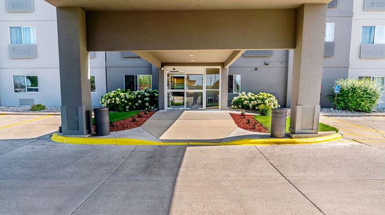 <b>Country Inn & Stes By Radisson Brookings Exterior</b>. Images powered by <a href="https://iceportal.shijigroup.com/" title="IcePortal" target="_blank">IcePortal</a>.