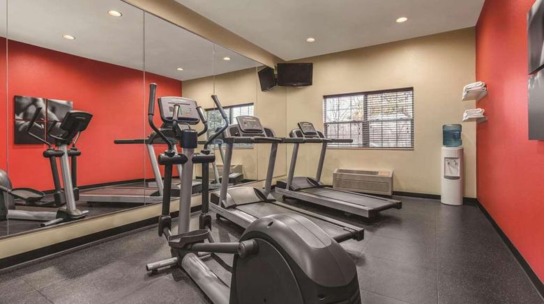 <b>Country Inn & Suites Dakota Dunes Health</b>. Images powered by <a href="https://iceportal.shijigroup.com/" title="IcePortal" target="_blank">IcePortal</a>.