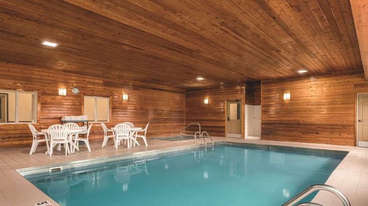 Country Inn & Suites Dakota Dunes Pool