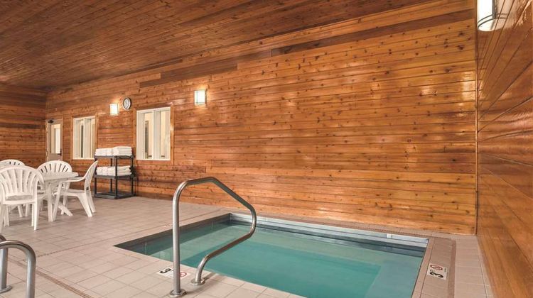 Country Inn & Suites Dakota Dunes Spa