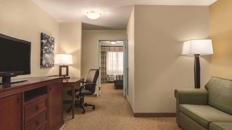 <b>Country Inn & Suites Dakota Dunes Suite</b>. Images powered by <a href="https://iceportal.shijigroup.com/" title="IcePortal" target="_blank">IcePortal</a>.