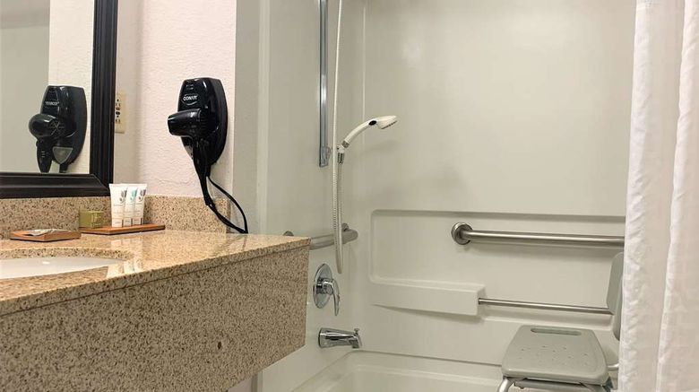 <b>Country Inn & Suites Clarksville Room</b>. Images powered by <a href="https://iceportal.shijigroup.com/" title="IcePortal" target="_blank">IcePortal</a>.