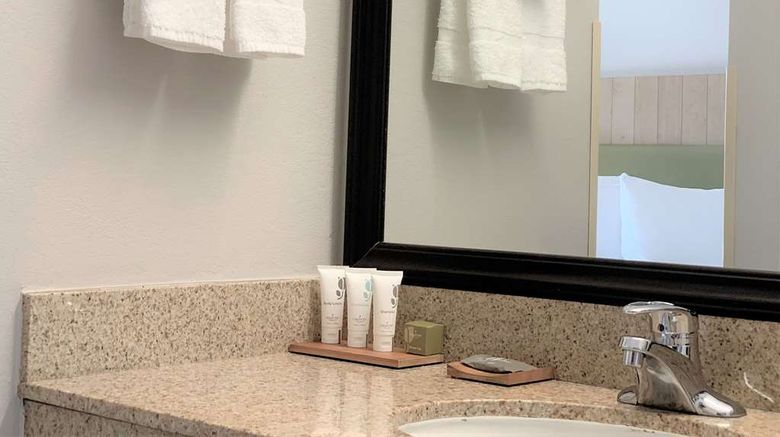 <b>Country Inn & Suites Clarksville Room</b>. Images powered by <a href="https://iceportal.shijigroup.com/" title="IcePortal" target="_blank">IcePortal</a>.