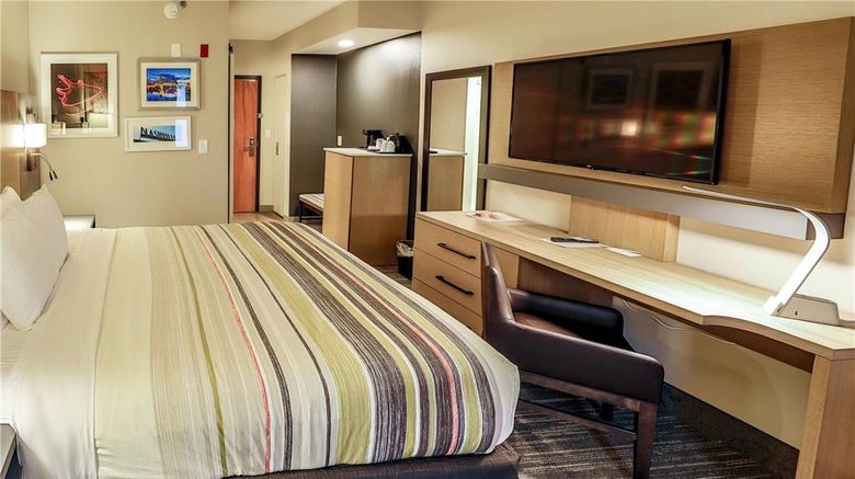 <b>Country Inn & Suites Nashville Airport Room</b>. Images powered by <a href="https://iceportal.shijigroup.com/" title="IcePortal" target="_blank">IcePortal</a>.