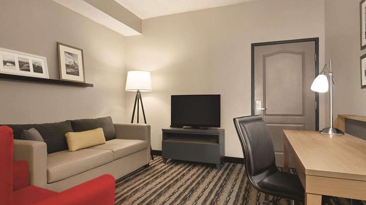 Country Inn & Suites Nashville Airport East Suite