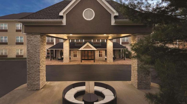 <b>Country Inn & Suites Nashville Airport East Exterior</b>. Images powered by <a href="https://iceportal.shijigroup.com/" title="IcePortal" target="_blank">IcePortal</a>.