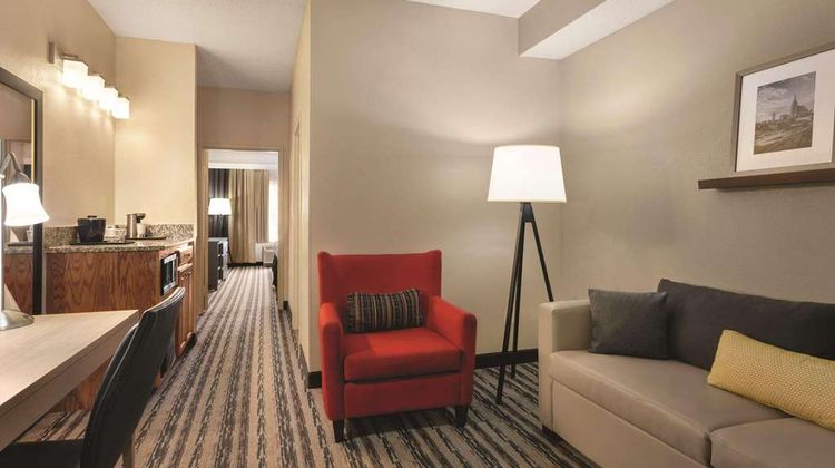 Country Inn & Suites Nashville Airport East Suite