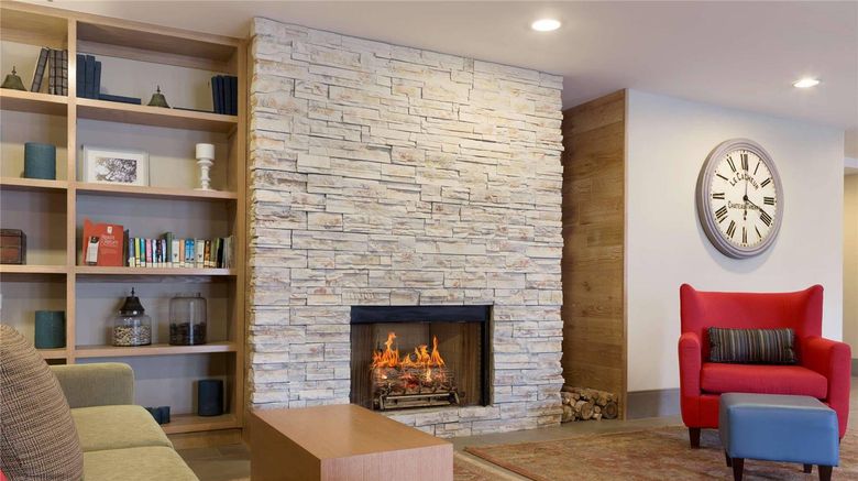 <b>Country Inn & Suites Jackson Lobby</b>. Images powered by <a href="https://iceportal.shijigroup.com/" title="IcePortal" target="_blank">IcePortal</a>.