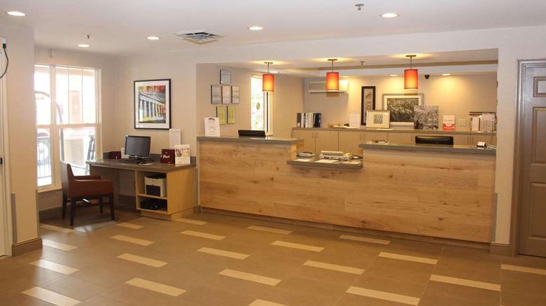 <b>Country Inn & Suites Nashville Lobby</b>. Images powered by <a href="https://iceportal.shijigroup.com/" title="IcePortal" target="_blank">IcePortal</a>.