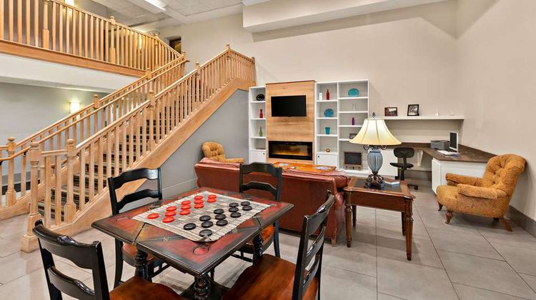 Country Inn & Suites Jonesborough Lobby