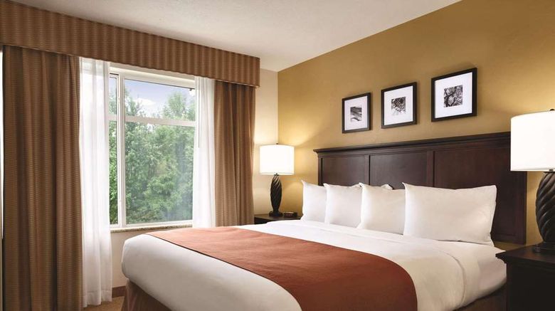 <b>Country Inn & Suites Knoxville at Cedar Bluff Suite</b>. Images powered by <a href="https://iceportal.shijigroup.com/" title="IcePortal" target="_blank">IcePortal</a>.
