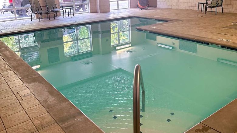 <b>Country Inn & Suites Knoxville at Cedar Bluff Pool</b>. Images powered by <a href="https://iceportal.shijigroup.com/" title="IcePortal" target="_blank">IcePortal</a>.