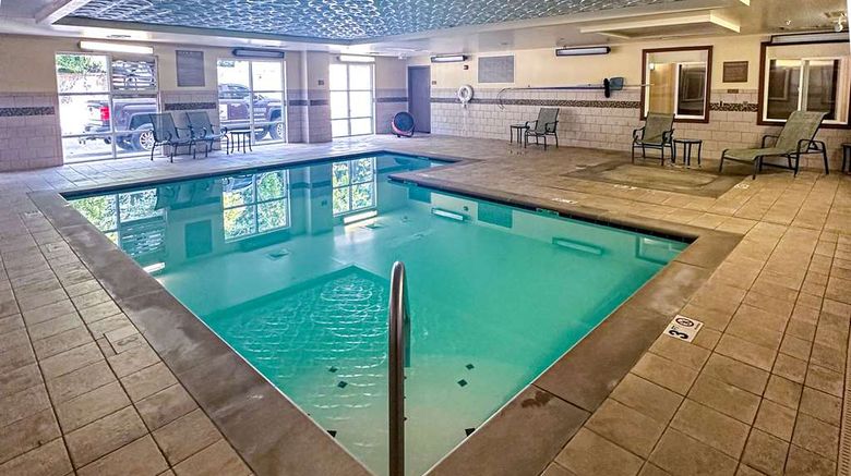 <b>Country Inn & Suites Knoxville at Cedar Bluff Pool</b>. Images powered by <a href="https://iceportal.shijigroup.com/" title="IcePortal" target="_blank">IcePortal</a>.