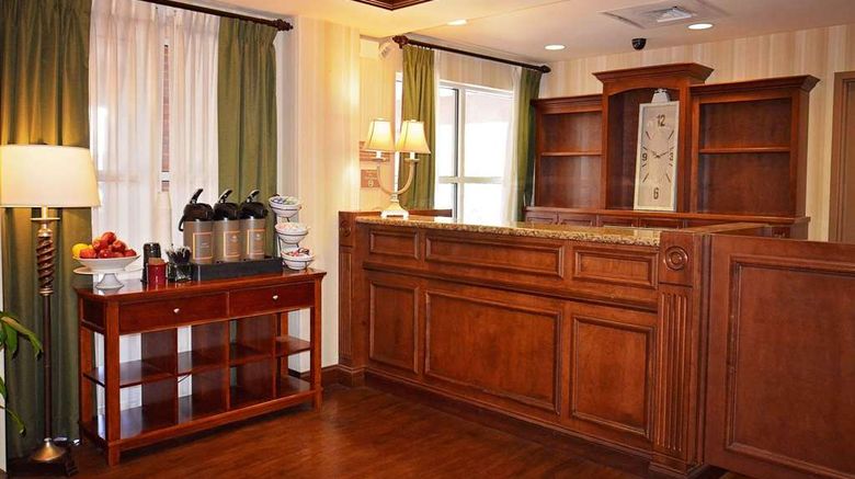 <b>Country Inn & Suites Knoxville at Cedar Bluff Lobby</b>. Images powered by <a href="https://iceportal.shijigroup.com/" title="IcePortal" target="_blank">IcePortal</a>.