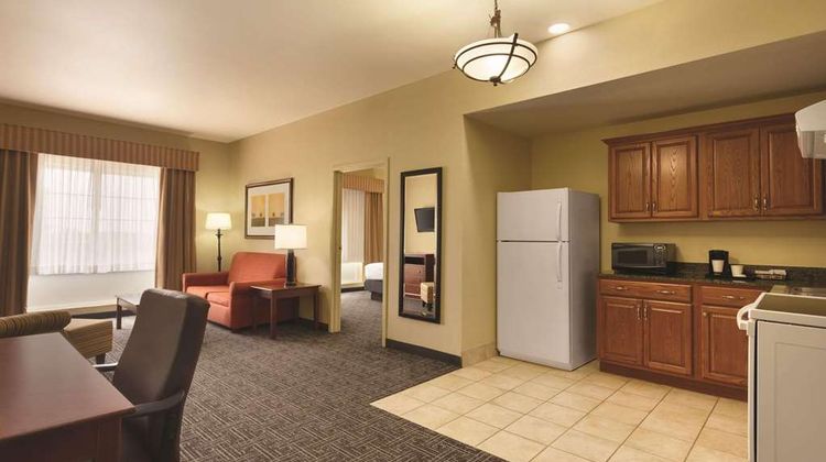 Country Inn & Suites Goodlettsville Suite