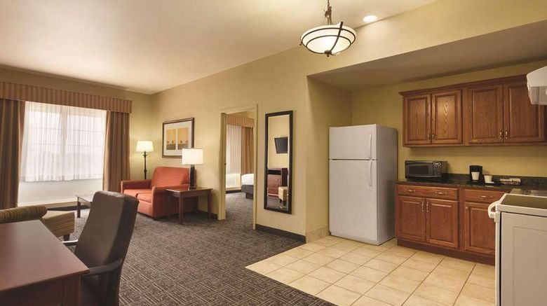 <b>Country Inn & Suites Goodlettsville Suite</b>. Images powered by <a href="https://iceportal.shijigroup.com/" title="IcePortal" target="_blank">IcePortal</a>.