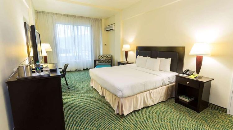 Radisson Hotel Trinidad Room
