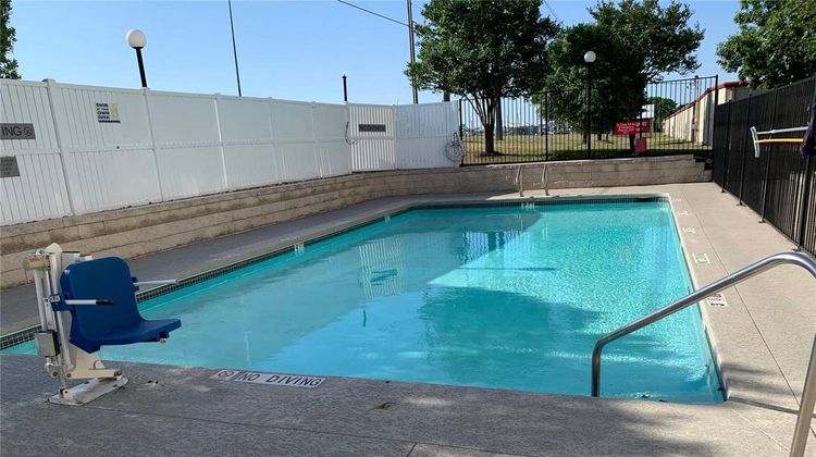 Country Inn & Suites Austin N Pflugevill Pool