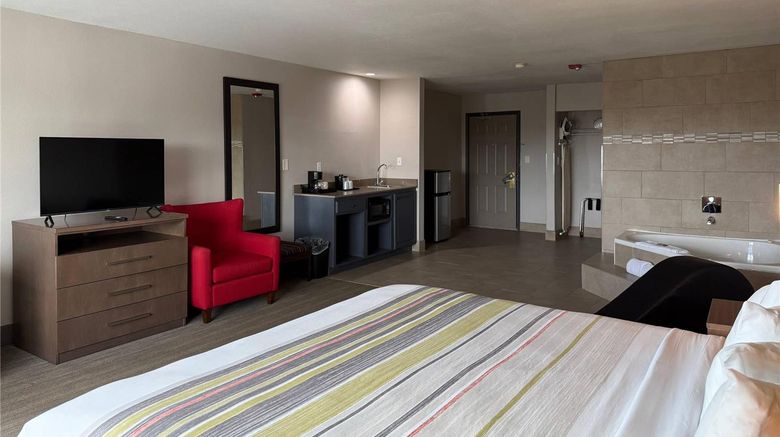 <b>Country Inn & Suites Harlingen Suite</b>. Images powered by <a href="https://iceportal.shijigroup.com/" title="IcePortal" target="_blank">IcePortal</a>.