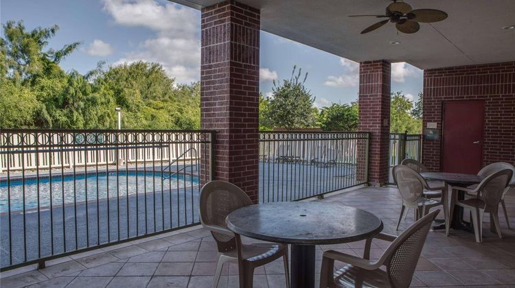 Country Inn & Suites Harlingen Pool
