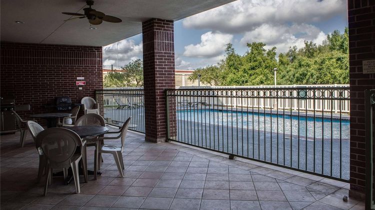 Country Inn & Suites Harlingen Pool