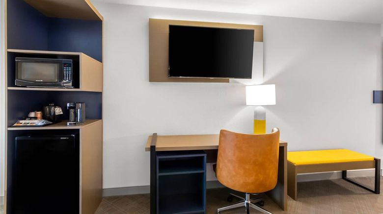 <b>Country Inn & Suites Portland Room</b>. Images powered by <a href="https://iceportal.shijigroup.com/" title="IcePortal" target="_blank">IcePortal</a>.