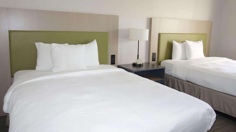 <b>Country Inn & Suites Round Rock Room</b>. Images powered by <a href="https://iceportal.shijigroup.com/" title="IcePortal" target="_blank">IcePortal</a>.