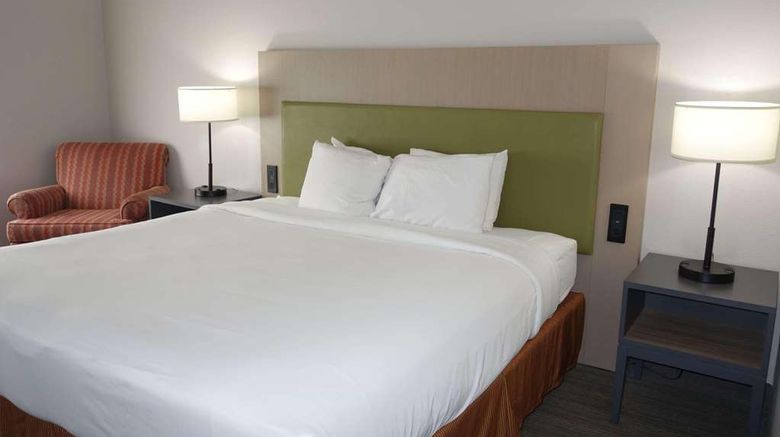 <b>Country Inn & Suites Round Rock Suite</b>. Images powered by <a href="https://iceportal.shijigroup.com/" title="IcePortal" target="_blank">IcePortal</a>.