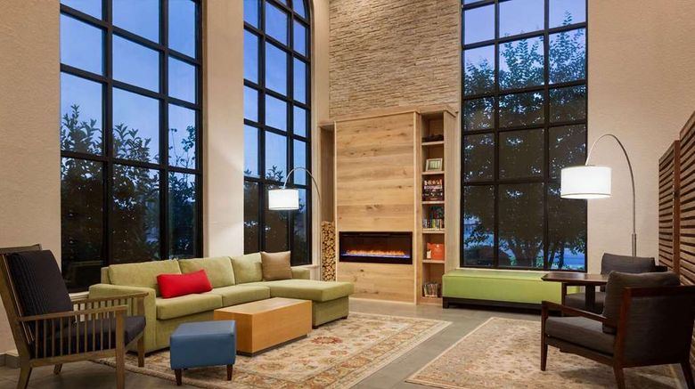 <b>Country Inn & Suites Houston Northwest Lobby</b>. Images powered by <a href="https://iceportal.shijigroup.com/" title="IcePortal" target="_blank">IcePortal</a>.