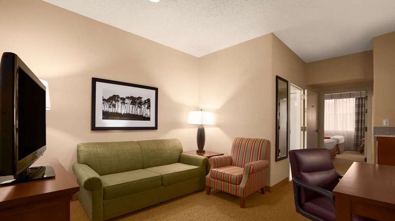 <b>Country Inn & Suites Houston IAH East Room</b>. Images powered by <a href="https://iceportal.shijigroup.com/" title="IcePortal" target="_blank">IcePortal</a>.
