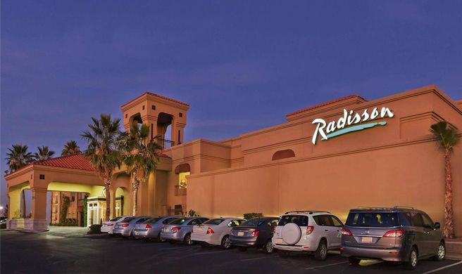 Radisson Hotel El Paso Airport Exterior
