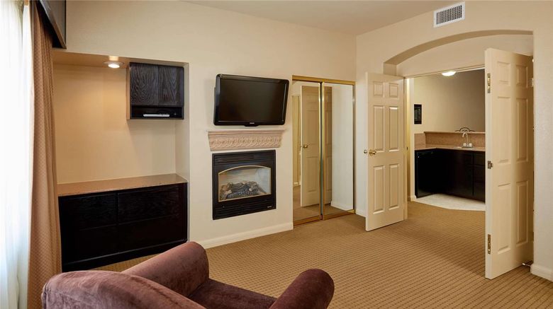 <b>Radisson Hotel El Paso Airport Suite</b>. Images powered by <a href="https://iceportal.shijigroup.com/" title="IcePortal" target="_blank">IcePortal</a>.