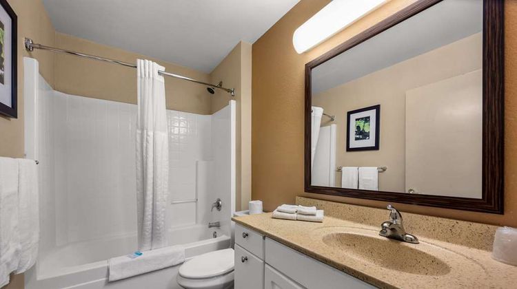 Suburban Studios Houston North I-45 Room