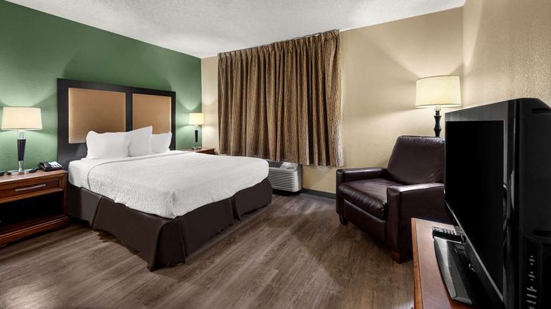 <b>Suburban Studios Houston North I-45 Suite</b>. Images powered by <a href="https://iceportal.shijigroup.com/" title="IcePortal" target="_blank">IcePortal</a>.