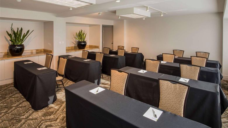 <b>Radisson Salt Lake City Downtown Meeting</b>. Images powered by <a href="https://iceportal.shijigroup.com/" title="IcePortal" target="_blank">IcePortal</a>.