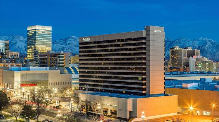 Radisson Salt Lake City Downtown Exterior