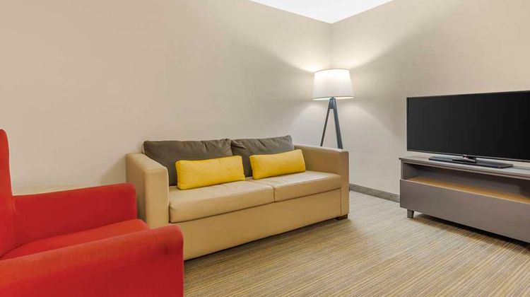 Country Inn & Suites by Radisson Suite