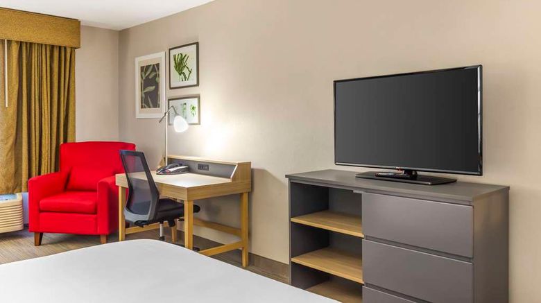 <b>Country Inn & Suites by Radisson Room</b>. Images powered by <a href="https://iceportal.shijigroup.com/" title="IcePortal" target="_blank">IcePortal</a>.