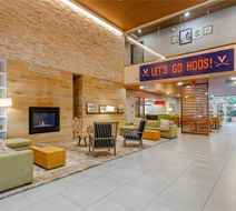 Country Inn & Suites Charlottesville-UVA Lobby