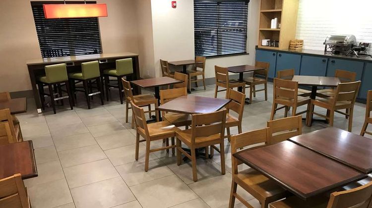 Country Inn & Suites Emporia Restaurant