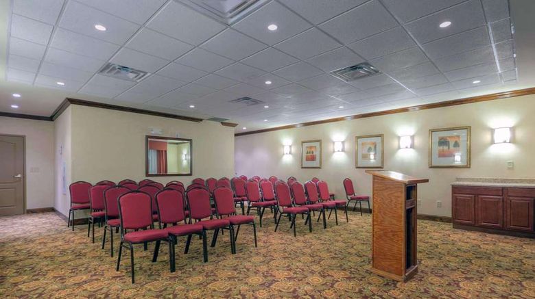 <b>Country Inn & Suites Emporia Meeting</b>. Images powered by <a href="https://iceportal.shijigroup.com/" title="IcePortal" target="_blank">IcePortal</a>.